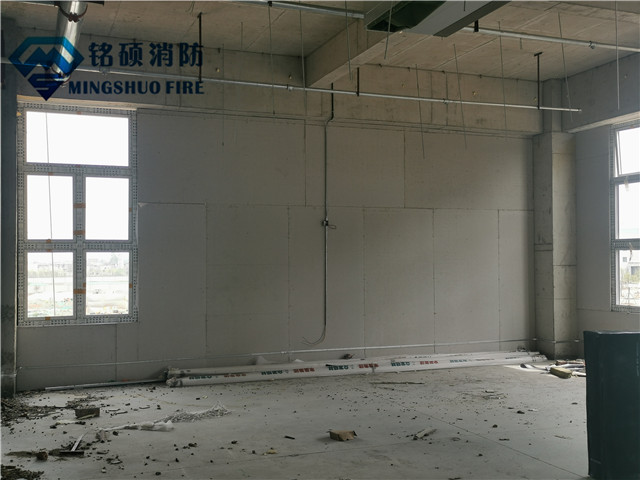 <a href='http://www.afwclinic.com' target='_blank'>泄爆墙</a>